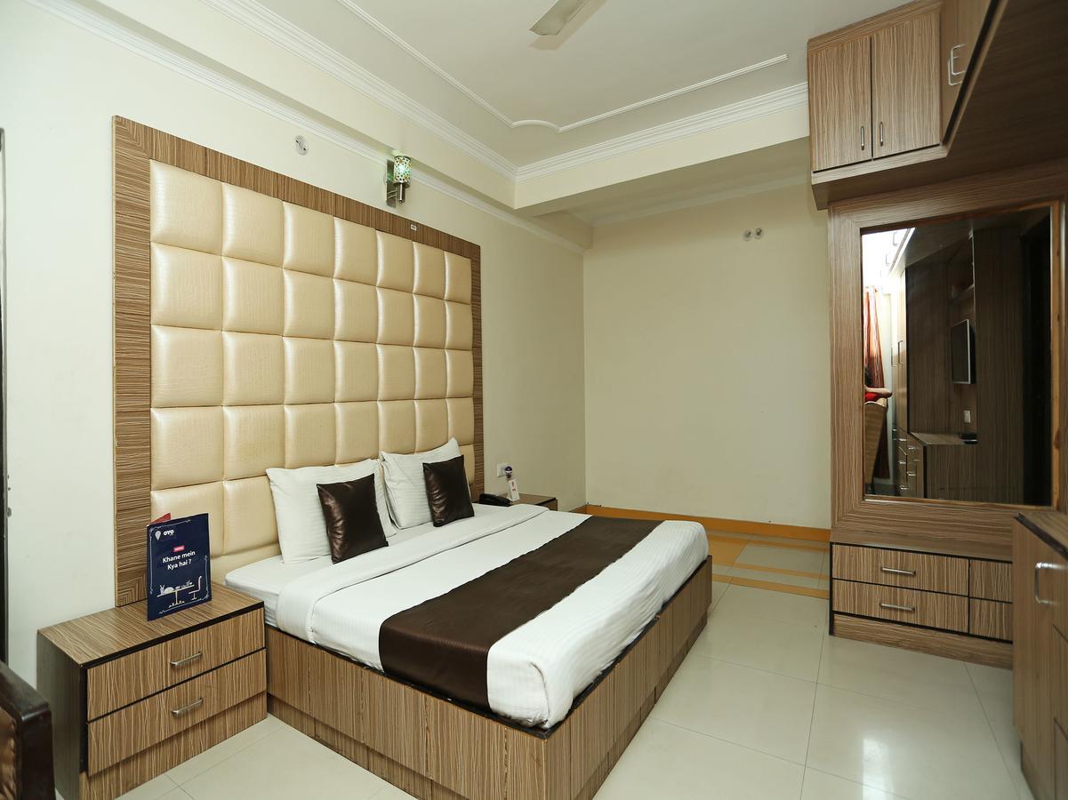 Oyo 10425 Queens Pearl Inn Dehradun Esterno foto