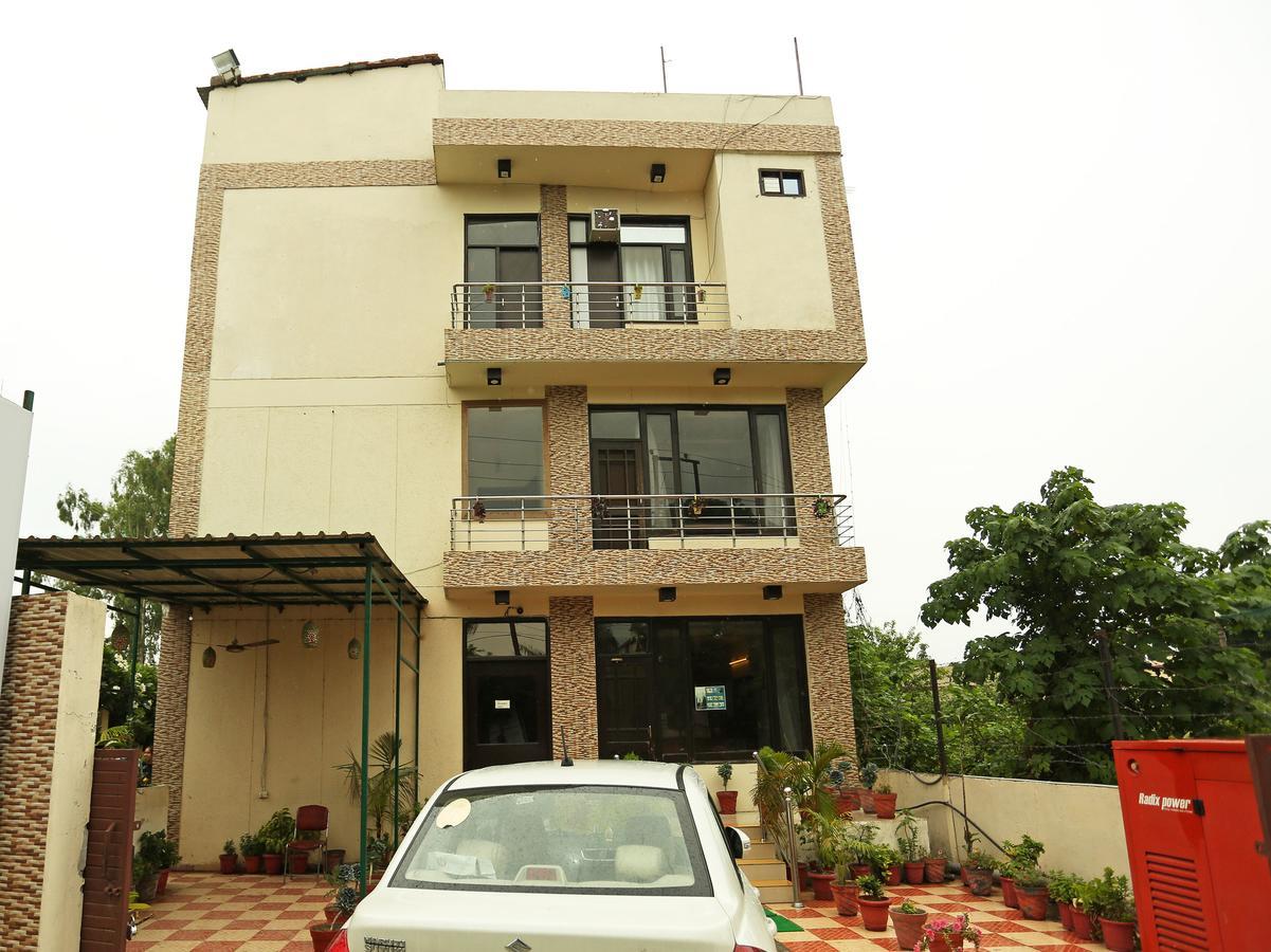 Oyo 10425 Queens Pearl Inn Dehradun Esterno foto